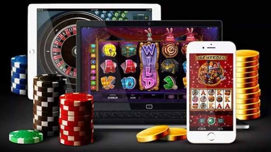 Advantages of Playing FC Slots Online